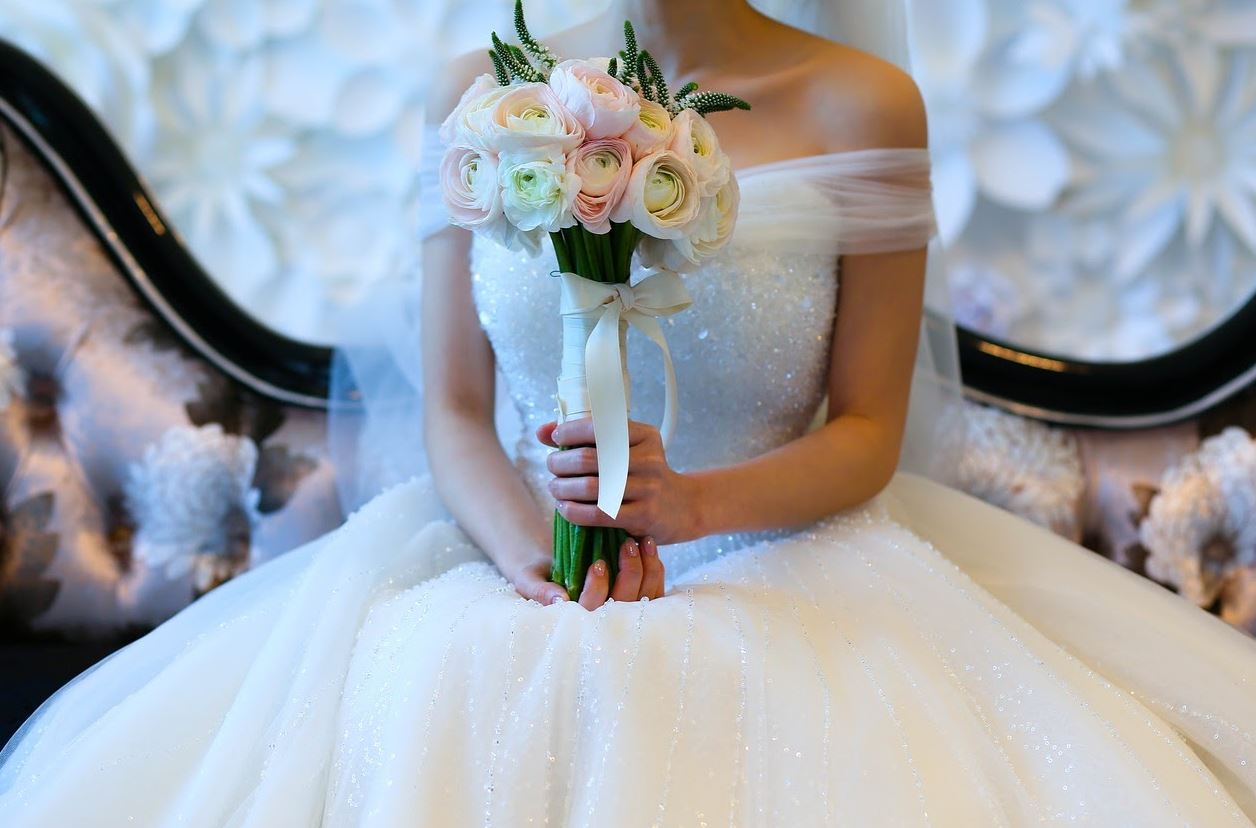 Conoce los tipos de telas para vestidos de boda | Hitega
